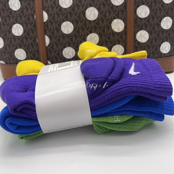Nike Everyday Plus Cushioned
Training Crew Socks (6 Pairs) - Picture 13 of 16